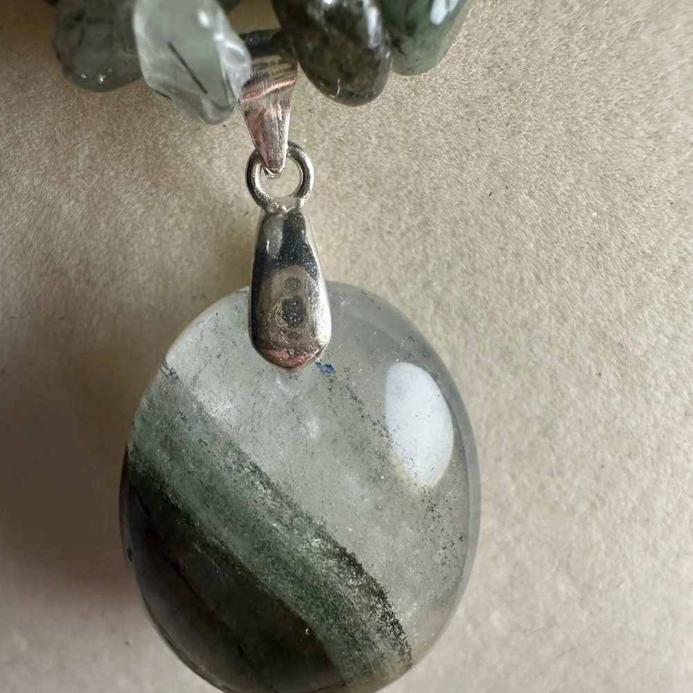 Garden Quartz Oval Pendant with Garden Quartz Chips Beads Faux Leather Necklace - Picture 7 of 16